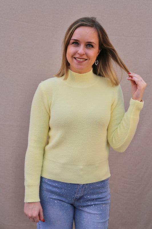 Pull Lily jaune